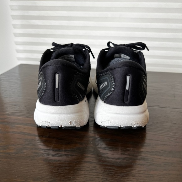 Brooks Ghost 14 Women’s US size 8.5. Used but in great condition. - Picture 4 of 10